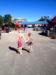 1236700_10202052037690395_278807388_n